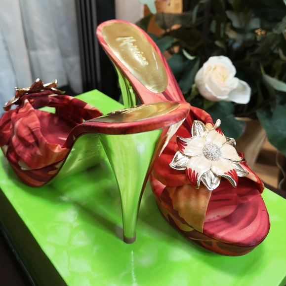 Mules by Marciano.Heels shoes. - Picture 2 of 11